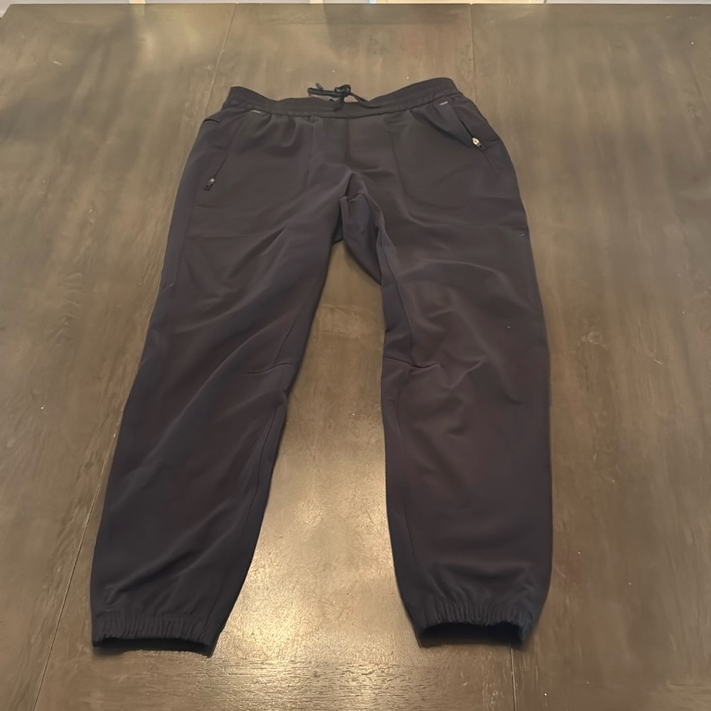 Lululemon License to Train jogger black